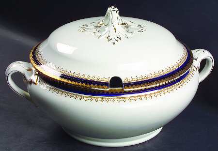 Or Repousse Tureen &  Lid