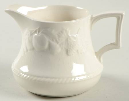 Lincoln White Creamer