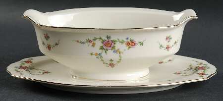 BAR25 Gravy Boat with Attached Underplate