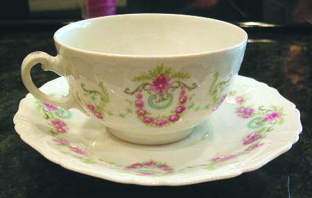 BSS35 Flat Cup & Saucer Set