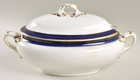BOO16 Sauce Boat & Lid