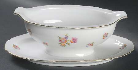 BAR28 Gravy Boat with Attached Underplate