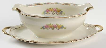 Monica Gravy Boat with Attached Underplate