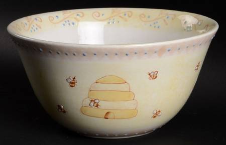 Buzz Buzz 9" Round Vegetable Bowl