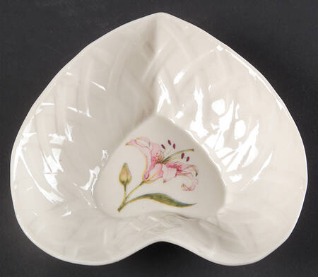 Country Trellis Heart Shaped Dish