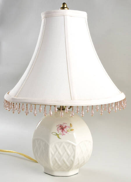 Country Trellis 9" Electric Lamp & Shade