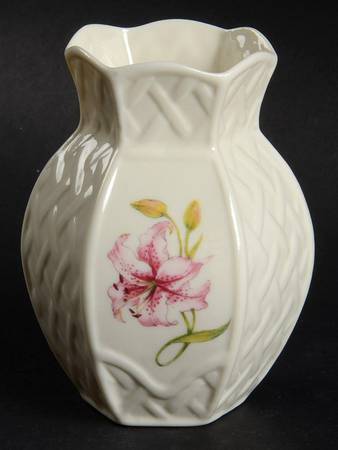 Country Trellis Violet Vase