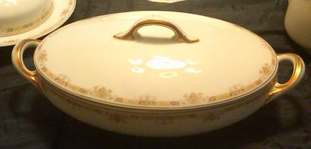 BWD235 Oval Covered Vegetable