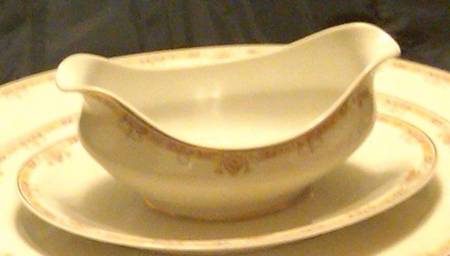 BWD235 Gravy Boat with Attached Underplate