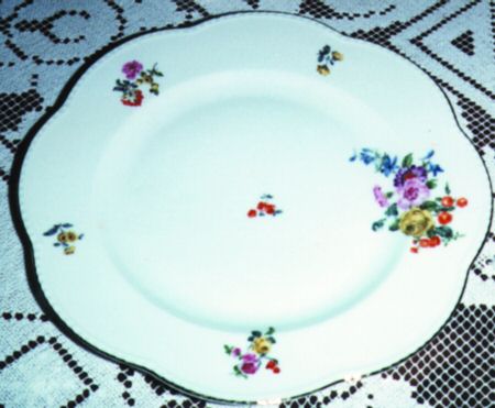 BAV69 Dinner Plate