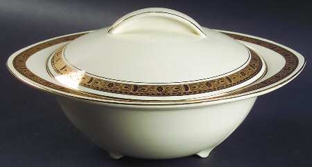 4696 Round Covered Vegetable