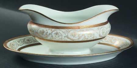 BER222 Gravy Boat with Attached Underplate