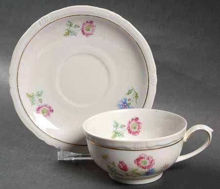 BTH85 Footed Cup & Saucer Set