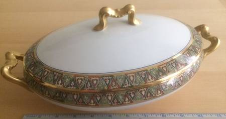 BER226 Oval Covered Vegetable