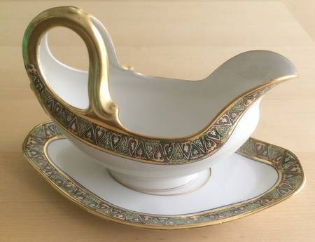 BER226 Gravy Boat & Underplate
