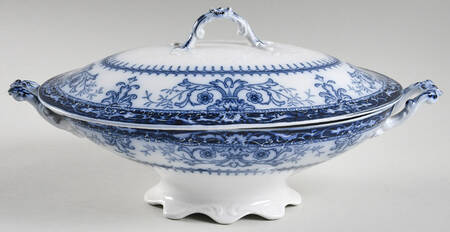 Leicester Oval Covered Vegetable