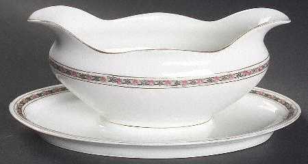 BAV116 Gravy Boat with Attached Underplate