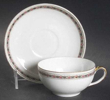 BAV116 Flat Cup & Saucer Set