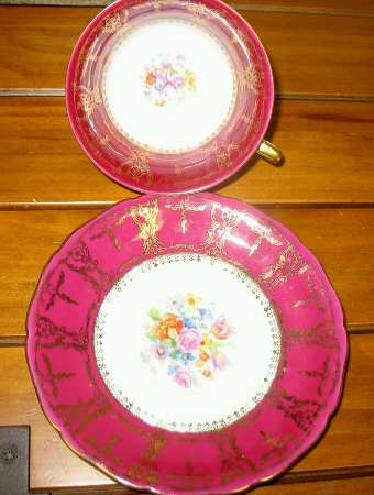 BAR40 Footed Cup & Saucer Set