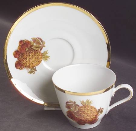 BTH4B (1-4" Gold Trim) Flat Cup & Saucer Set