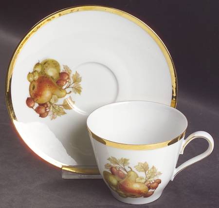 BTH4B (1-4" Gold Trim) Flat Cup & Saucer Set