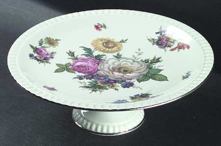 BTH101 Footed Cake Plate