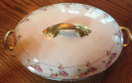 BER247 Oval Covered Vegetable