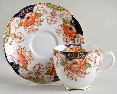 2523 Footed Cup & Saucer Set