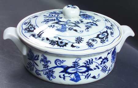 Blue Danube (2001 Anniversary Stamp) 1.5 Qt Round Covered Casserole