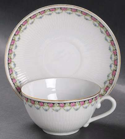 WIG701 Flat Cup & Saucer Set