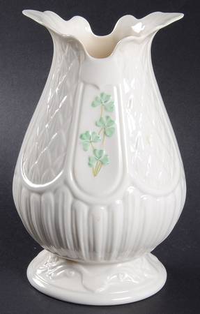 Shamrock 8" Bunratty Vase