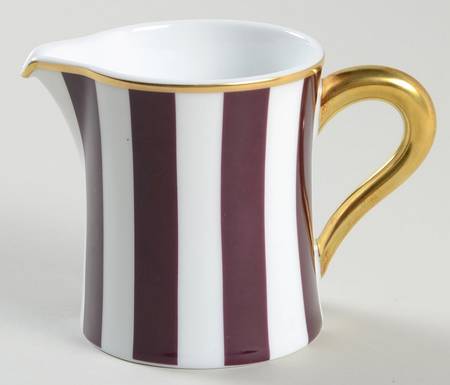 Galerie Royale Black Tulip Creamer