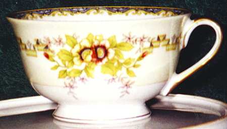 BKC2 Footed Cup