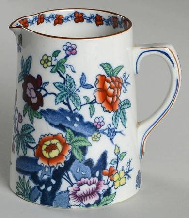 Pompadour (Smooth) Creamer