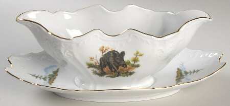 THU560 Gravy Boat with Attached Underplate