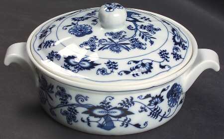 Blue Danube (New 2002 Production) 1 Qt Round Covered Casserole