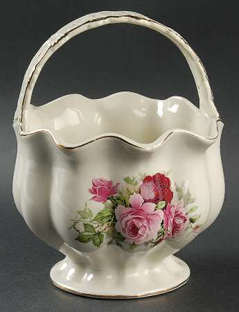 Victorian Rose 7" Handled Basket