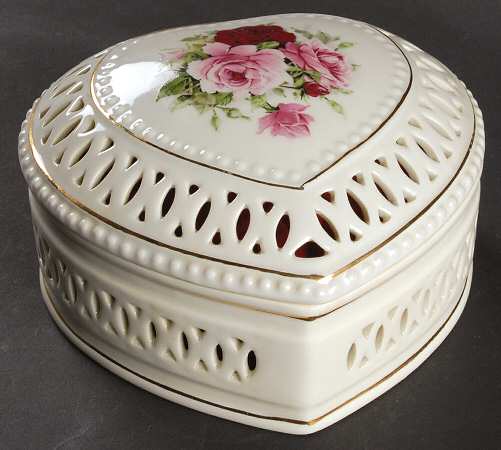 Victorian Rose Pierced Heart Box & Lid
