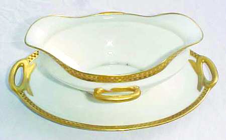 BOG49 Gravy Boat with Attached Underplate