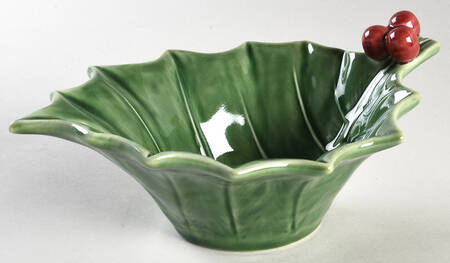 Holly (Christmas Holly) 8" Leaf Bowl by Bordallo Pinheiro