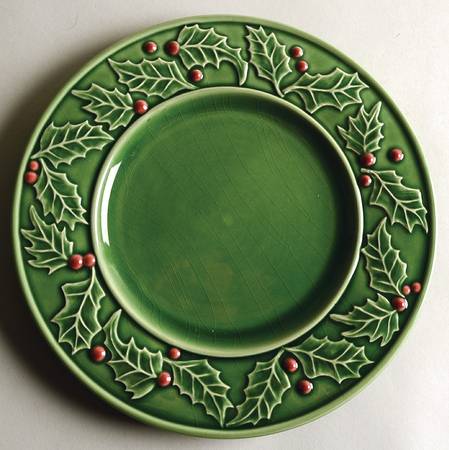 Holly (Christmas Holly) Dinner Plate by Bordallo Pinheiro