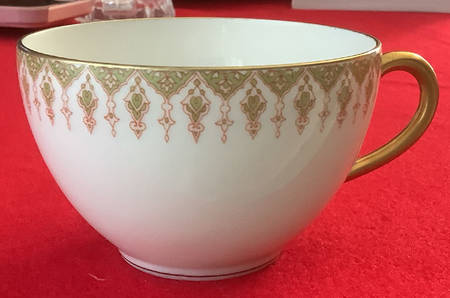 BER280 (Gold Trim) Flat Cup