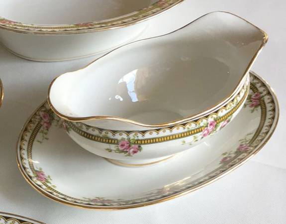 BOJ53 Gravy Boat with Attached Underplate