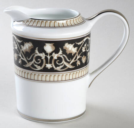 Ellebore Creamer