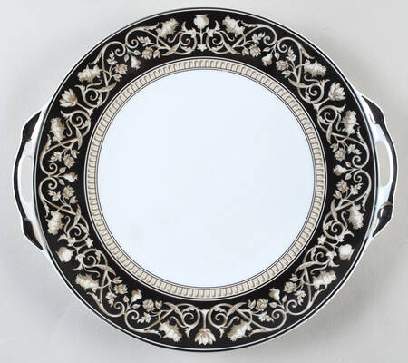 Ellebore Handled Cake Plate