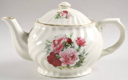 Maria (China) Teapot & Lid