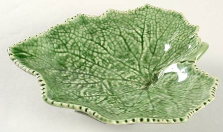 Vine Green 7" Leaf Dish