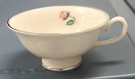 BLR4 Footed Cup