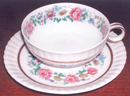 BER298 Flat Cup & Saucer Set