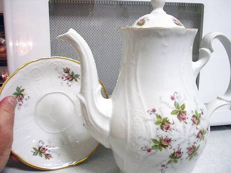 Rosebud Coffee Pot & Lid